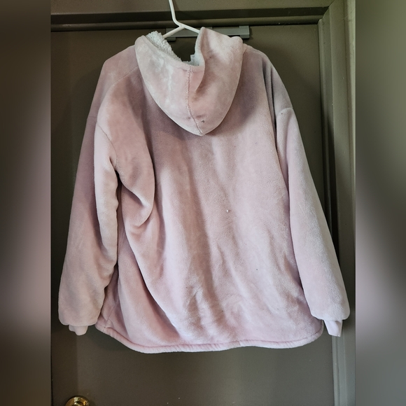 Oodie kids size - Picture 2 of 2